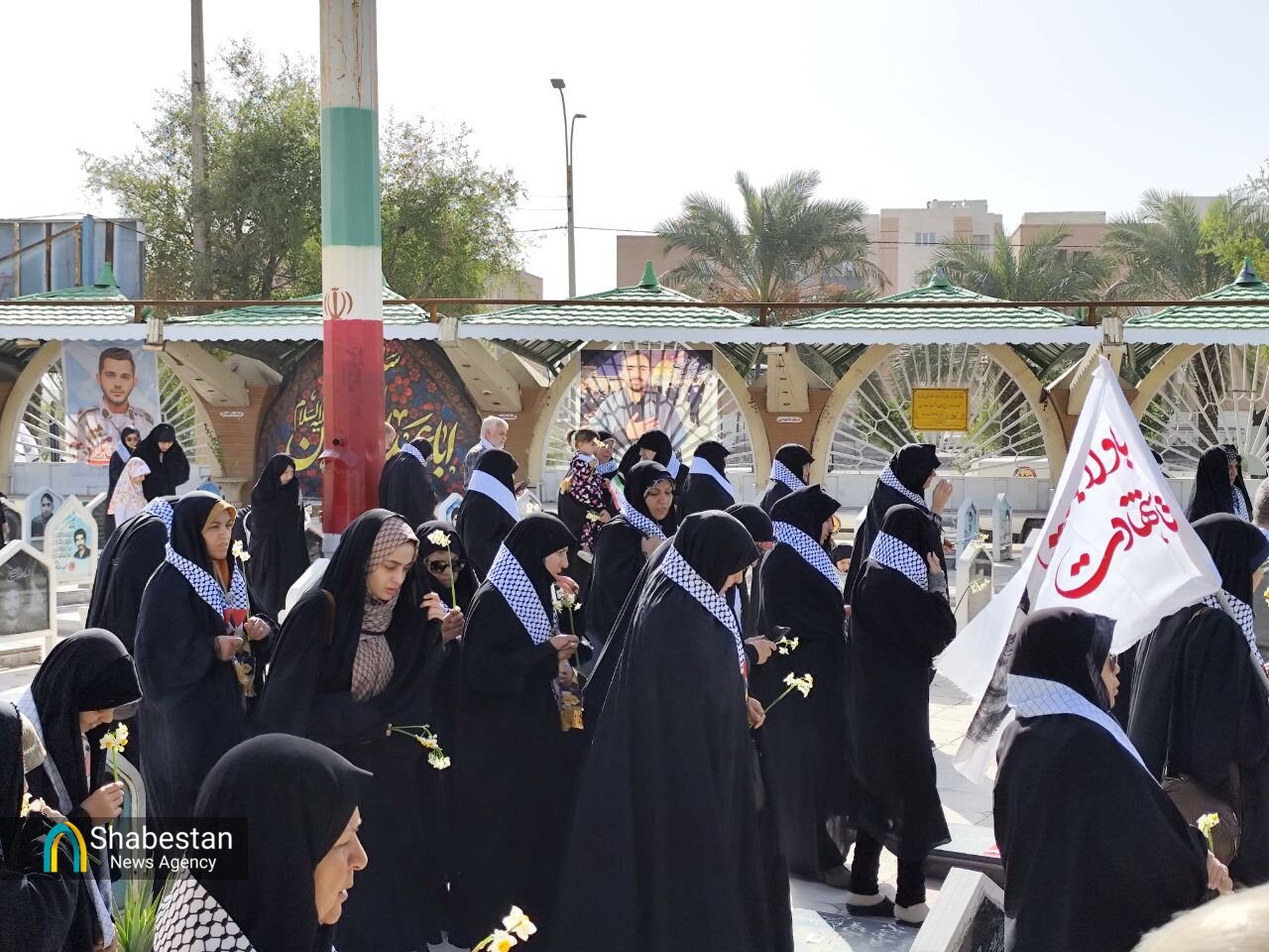 کاروان خودرویی «قهرمان من»