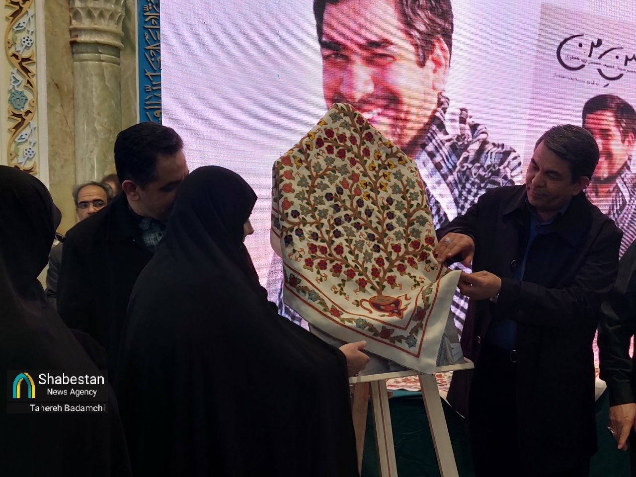 شب شعر و رونمایی از کتاب در کرمان