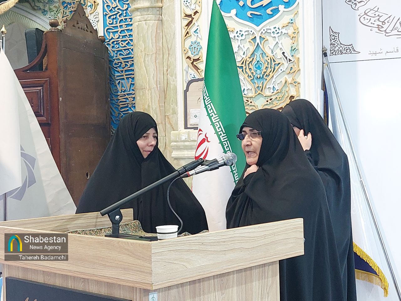 شب شعر و رونمایی از کتاب در کرمان