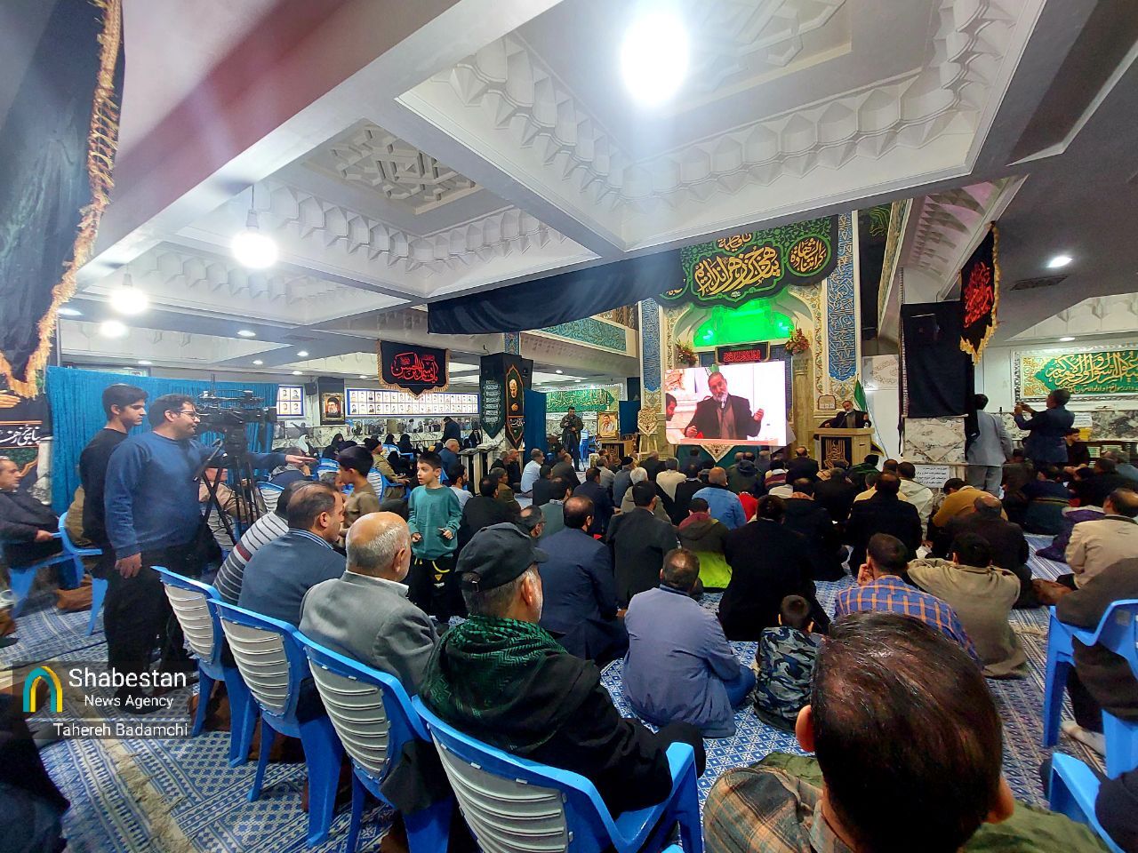 شب شعر و رونمایی از کتاب در کرمان