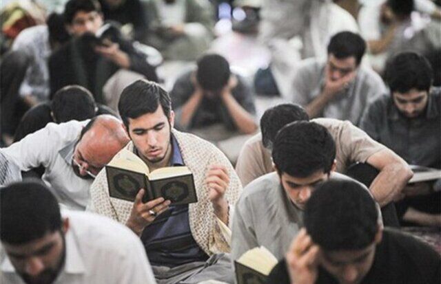 اعتکاف دانش‌آموزی؛ نخستین تجربه‌ای متفاوت از معنویت در مسجد امیرالمومنین(ع)