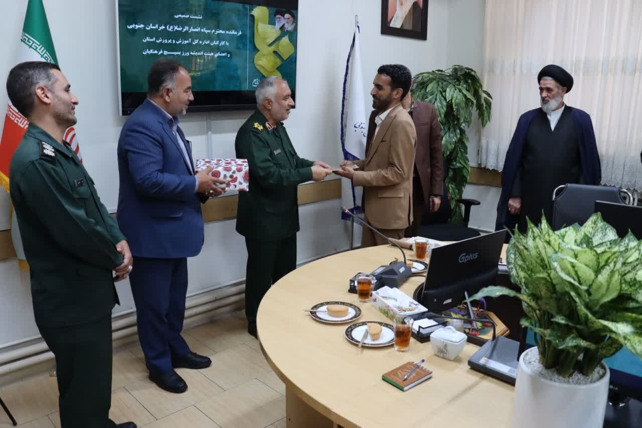 پدری فراتر از نسبت خونی/ روایت «ناصر کاظمی»، حامی ۱۲۸ یتیم