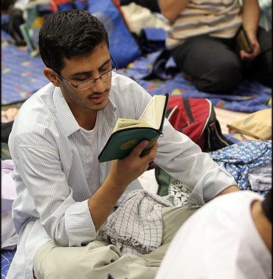 اعتکاف؛ فرصت خلوت آگاهانه و پیوند با خود و خدا در جمع مسجدی‌ها