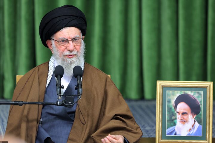 رهبر انقلاب: امروز روز ولادت یک شخصیت بی‌نظیر در تاریخ بشر است