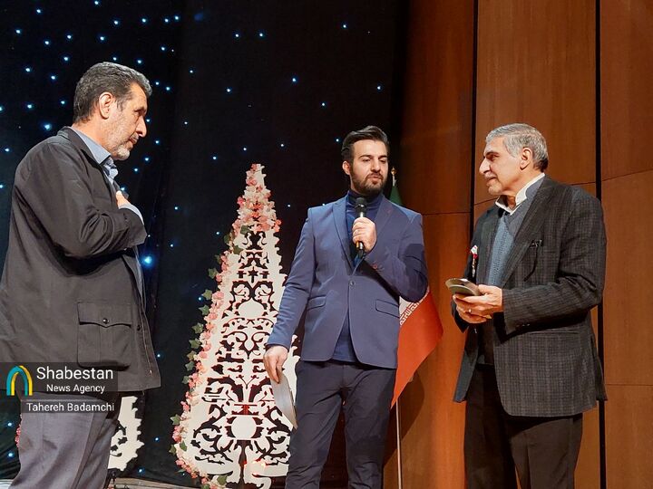 نشان ملی سرباز به خانواده شهید محمدحسین یوسف‌الهی اهدا شد