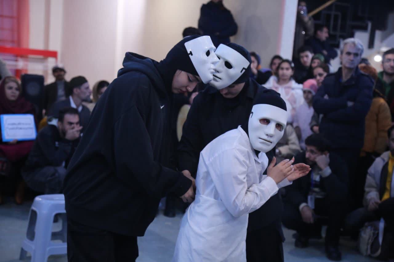 جشنوارهای فراتر از صحنه؛ روایت زاگرس از تئاتری که محدودیت را به خلاقیت بدل کرد