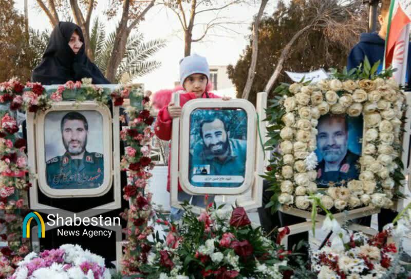 نصفجهان یکپارچه شور و شوق به یمن میلاد مولود کعبه