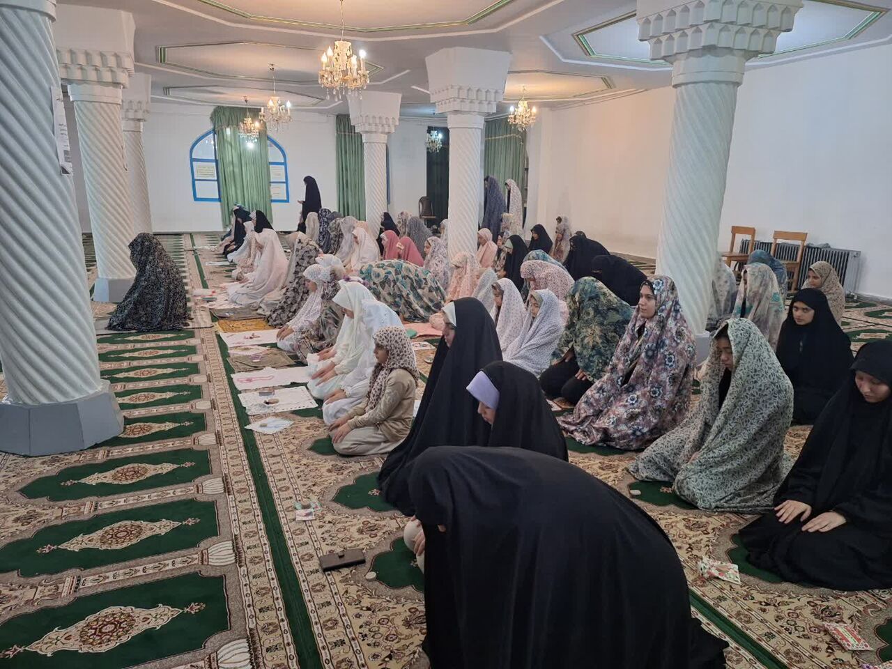 اعتکاف دانش‌آموزی؛ فرصتی برای خودسازی دختران نوجوان در مسجد جامع سنندج