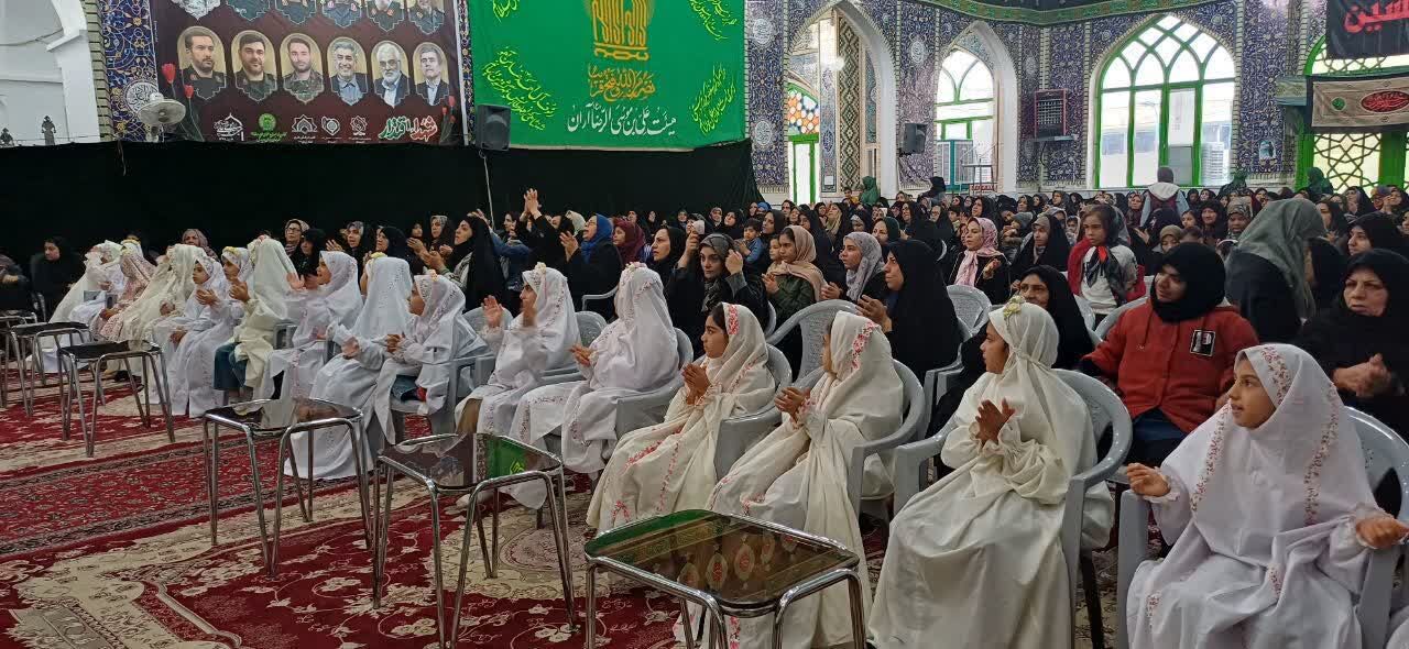 جشن عبادت «ریحانهها» در حسینیه رضویه عباس آباد آران و بیدگل برگزار شد