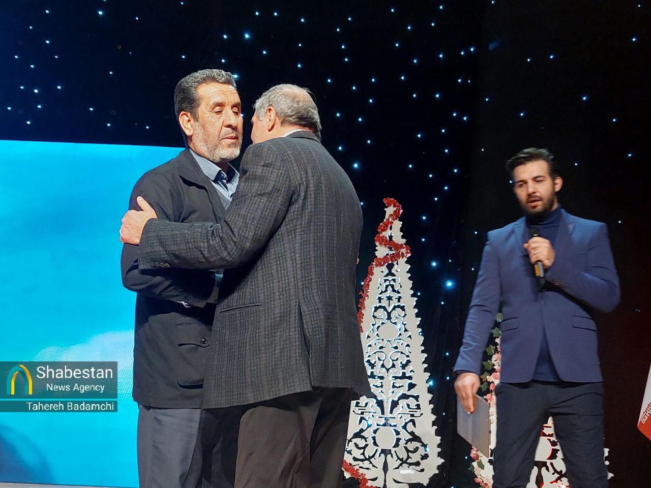 نشان سرباز به خانواده شهید محمدحسین یوسف‌الهی اهدا شد