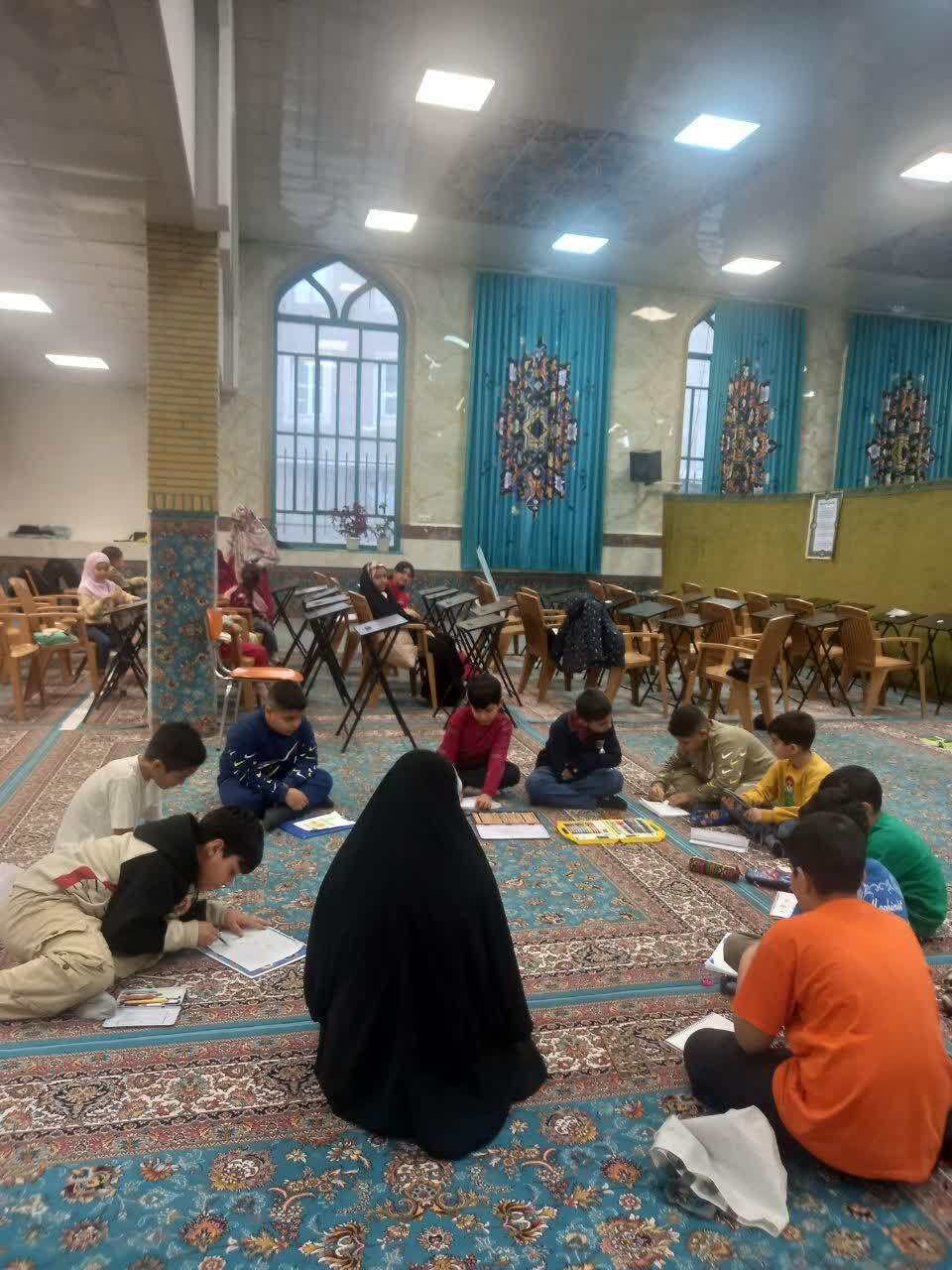 مسابقه نقاشی و بازیهای گروهی در مسجد چهارده معصوم(ع) با حضور امام جماعت مسجد