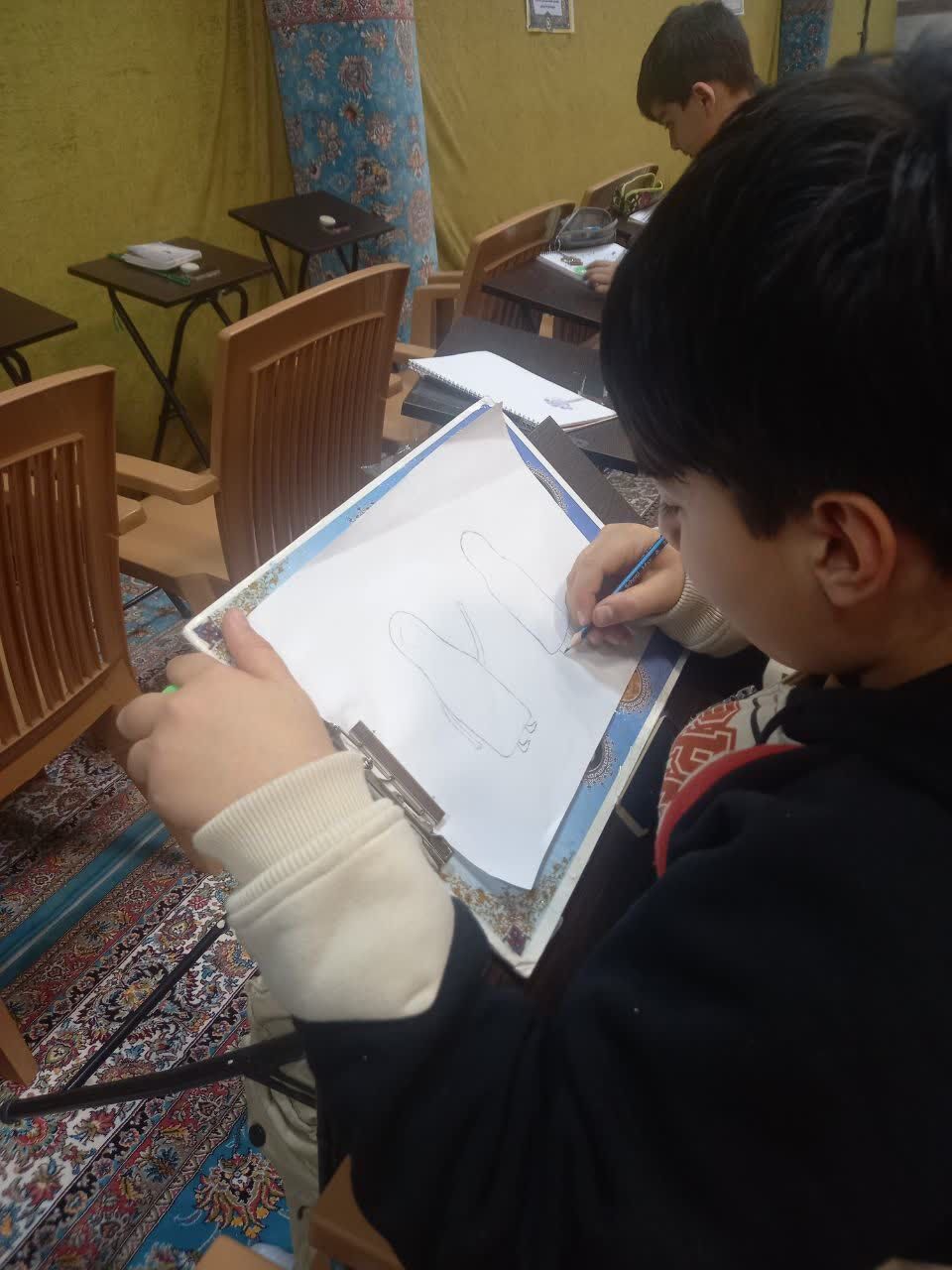 مسابقه نقاشی و بازی‌های گروهی در مسجد چهارده معصوم(ع) با حضور امام جماعت مسجد