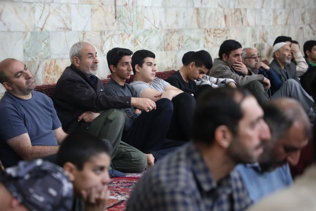 خلوتنشینی اعتکاف فرصتی برای تأمل و تفکر در عظمت پروردگار است