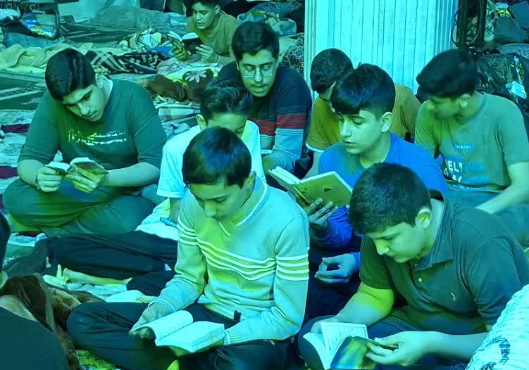 حضور ۱۸۰ معتکف نوجوان در کانون فرهنگی هنری مسجد انصارالحسین(ع) 