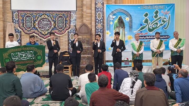 کانون عاشورا بیرجند؛ پایگاه تربیت دینی و فرهنگی نوجوانان در آیین اعتکاف