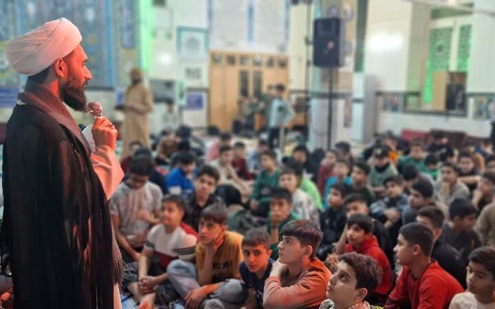 حضور ۱۸۰ معتکف نوجوان در کانون فرهنگی هنری مسجد انصارالحسین(ع)