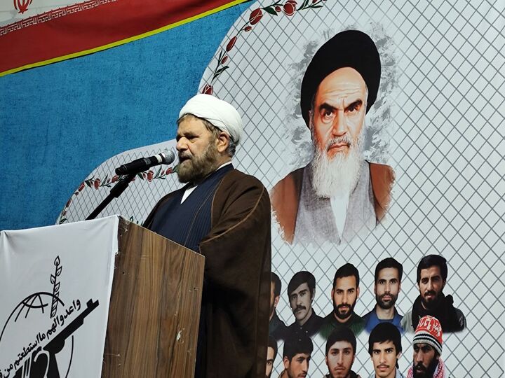 سردار دل‌ها بسیجیان جهان اسلام را برای دفاع از این حرم و حریم بسیج کرد