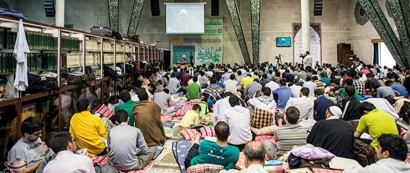 اعتکاف فرصتی عبادتی اجتماعی برای تقویت معنویت و اخلاق است