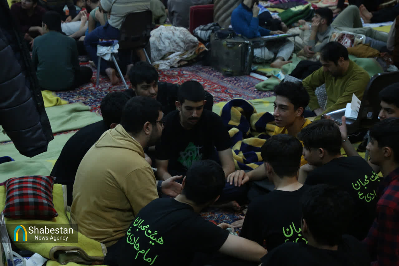 حضور پرشور جوانان معتکف در مسجد حاج شهباز خان کرمانشاه
