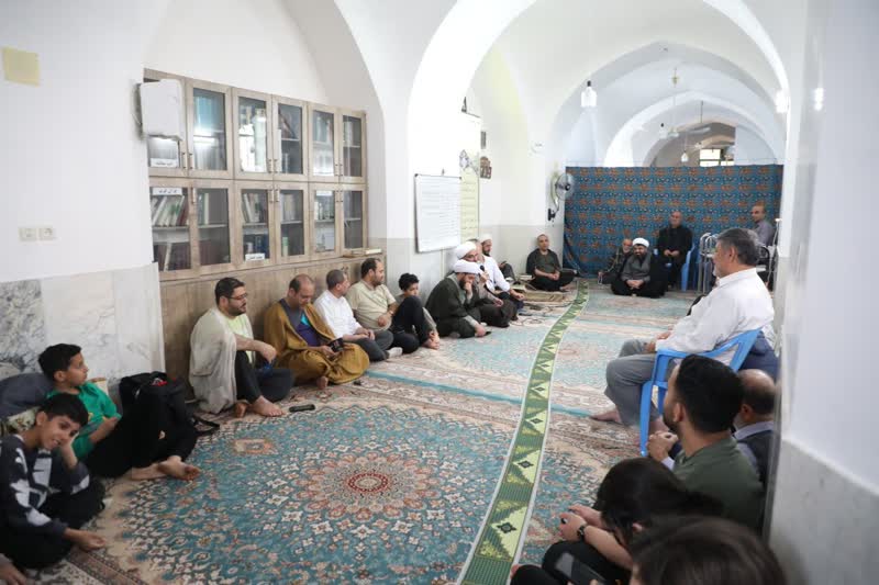 امام خامنه‌ای(مدظله العالی) سکاندار و ناخدای کشتی انقلاب اسلامی است