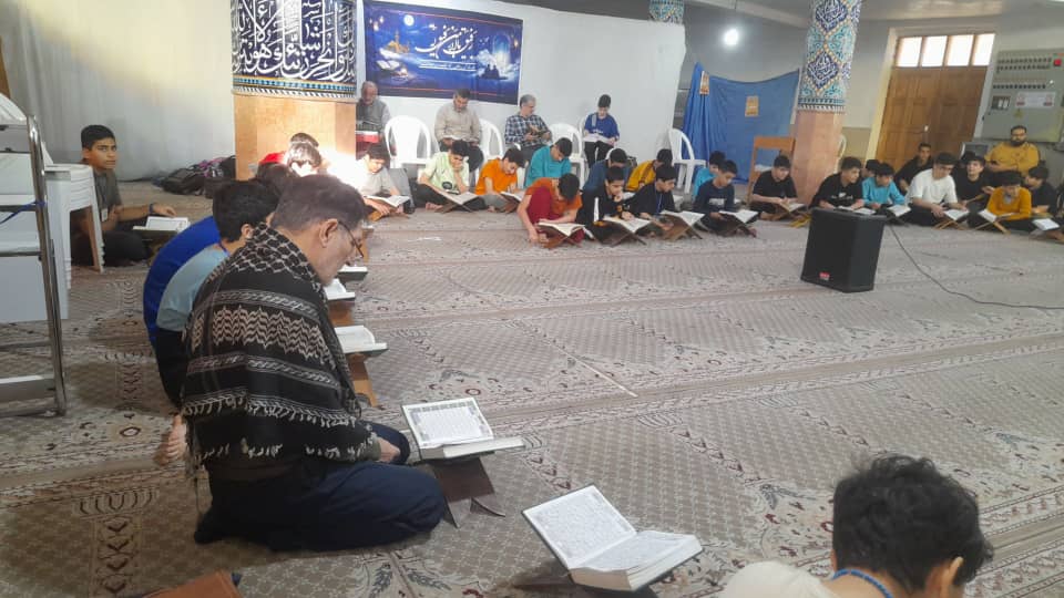 اعتکاف دانش آموزی در مسجد امام جواد (ع) رشت