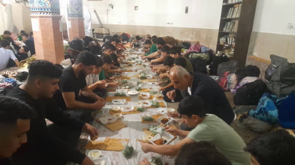 اعتکاف دانش آموزی در مسجد امام جواد (ع) رشت