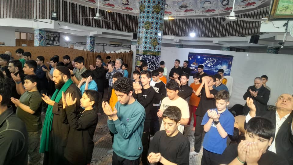 اعتکاف دانش آموزی در مسجد امام جواد (ع) رشت