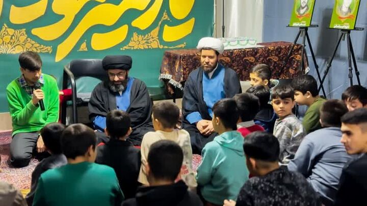 خلوت آسمانی معتکفین در مسجد حضرت رقیه(س) زنجان