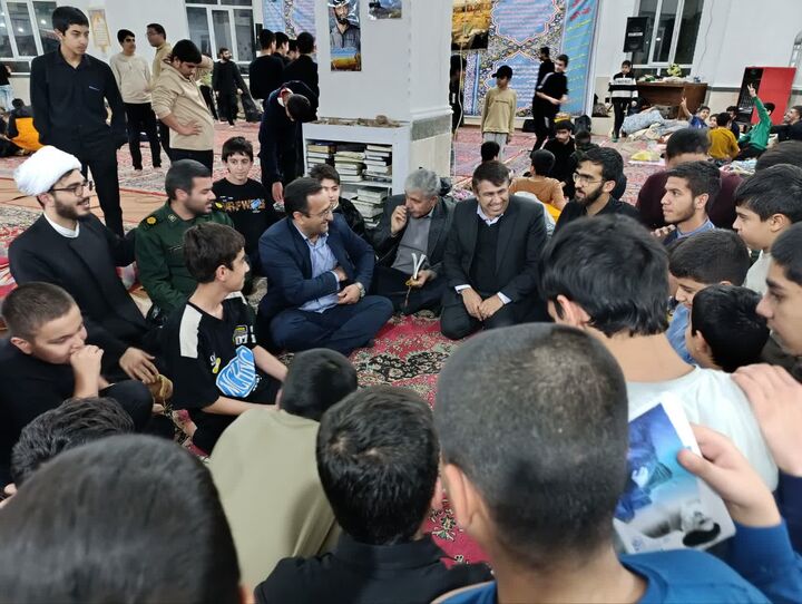 حضور مدیرکل آموزش و پرورش کهگیلویه و بویراحمد در جمع معتکفان دانش‌آموزی