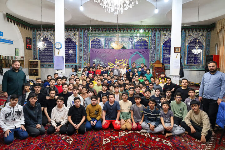 دیدار چهره به چهره امام جمعه تبریز با معتکفان نوجوان در مساجد