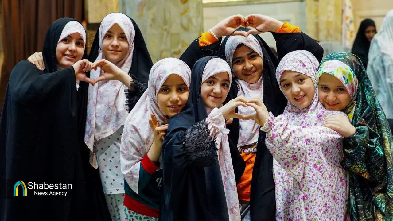 شبستان - خلوت بهشتی دختران نوجوان در مسجد صادق آل محمد(ص) جنتآباد
