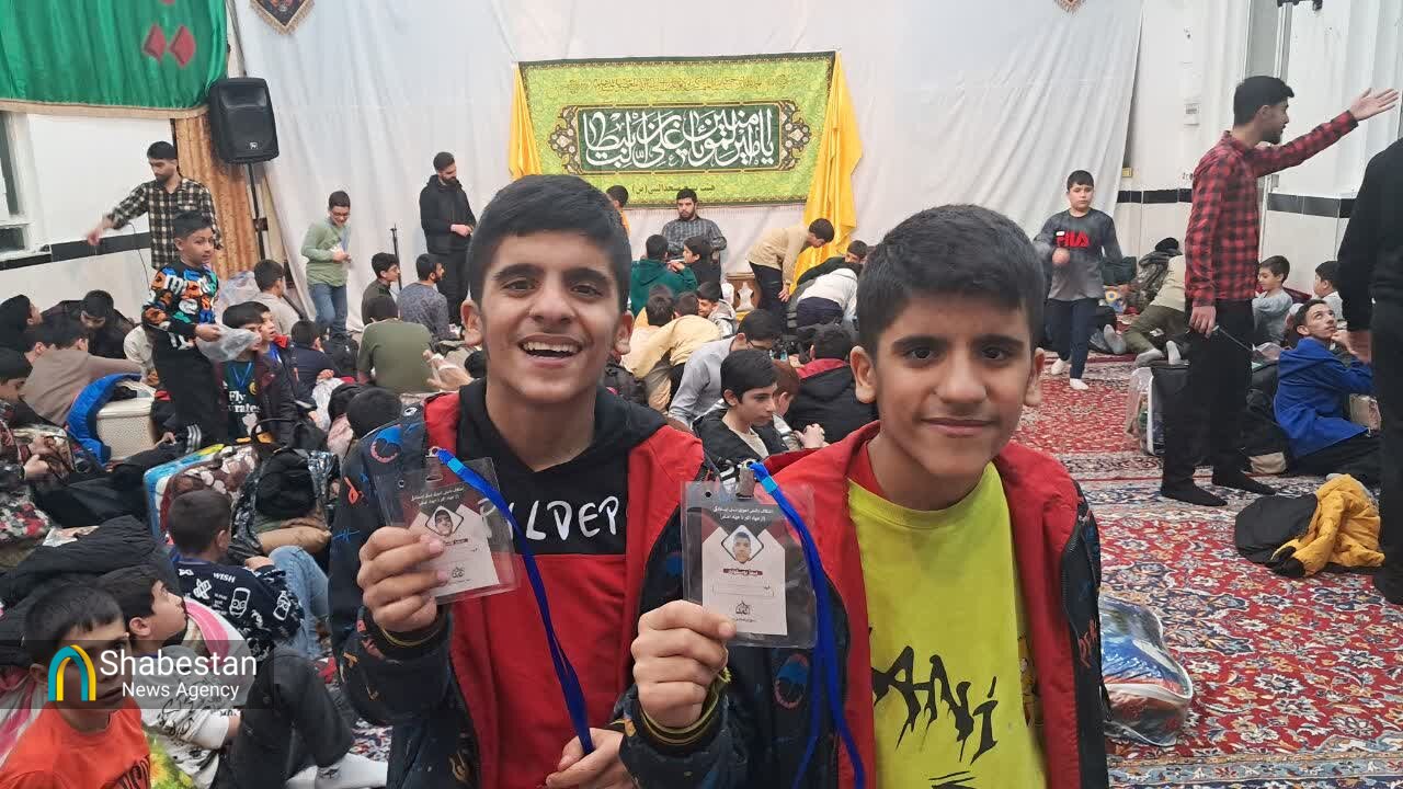 دانش‌آموزان بروجردی با شعار نسل ایستادگی معتکف شدند