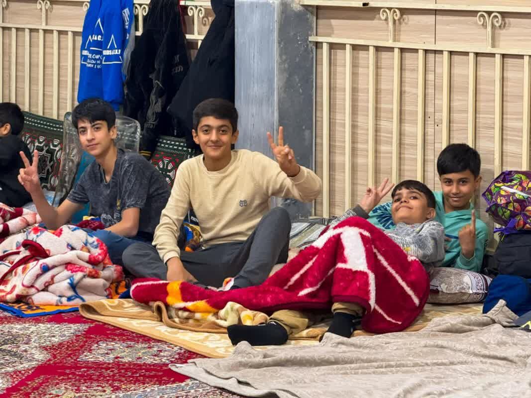 خلوت آسمانی معتکفین در مسجد حضرت رقیه(س) زنجان