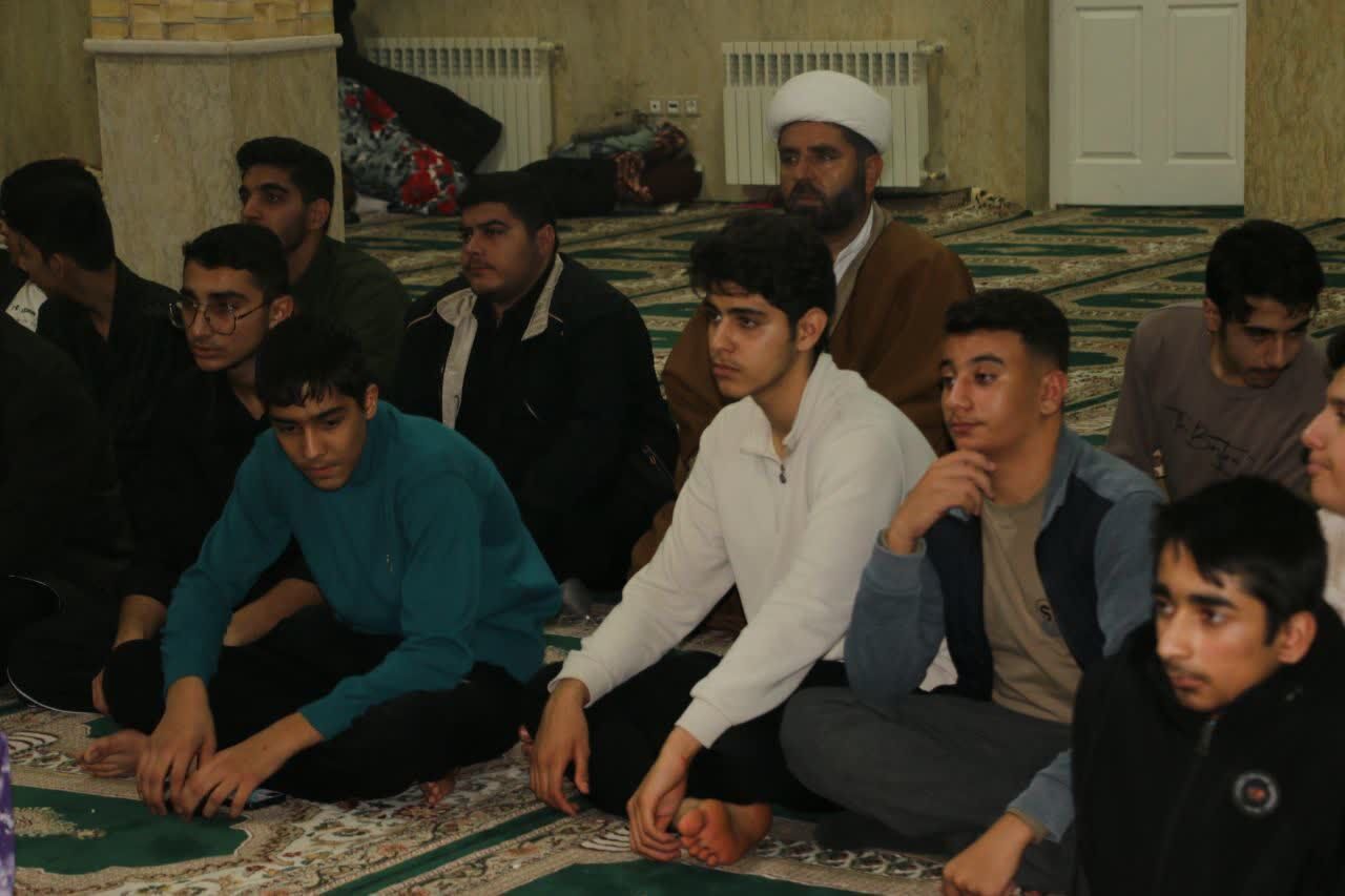 سوگواری بانوی صبر در خلوت بندگی