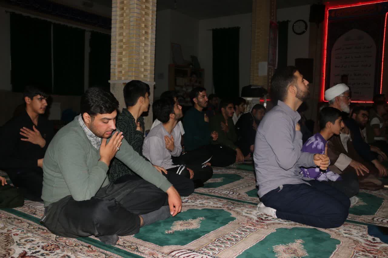 سوگواری بانوی صبر در خلوت بندگی