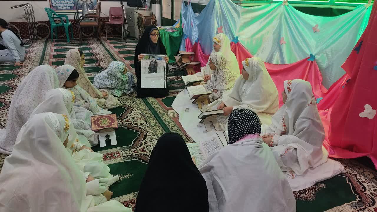 تجربه موفق معلم آران و بیدگلی در پیوند عمیق شاگردانش با فضای معنوی اعتکاف