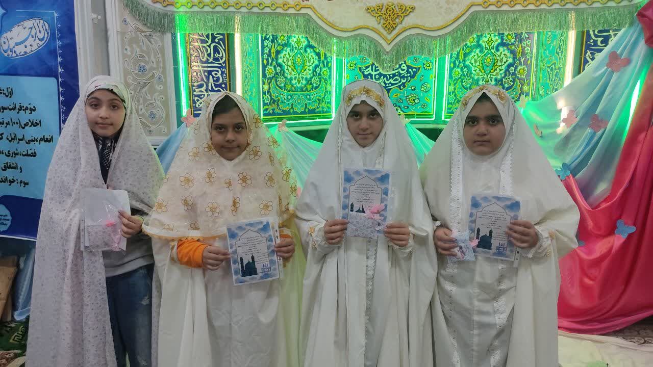 تجربه موفق معلم آران و بیدگلی در پیوند عمیق شاگردانش با فضای معنوی اعتکاف