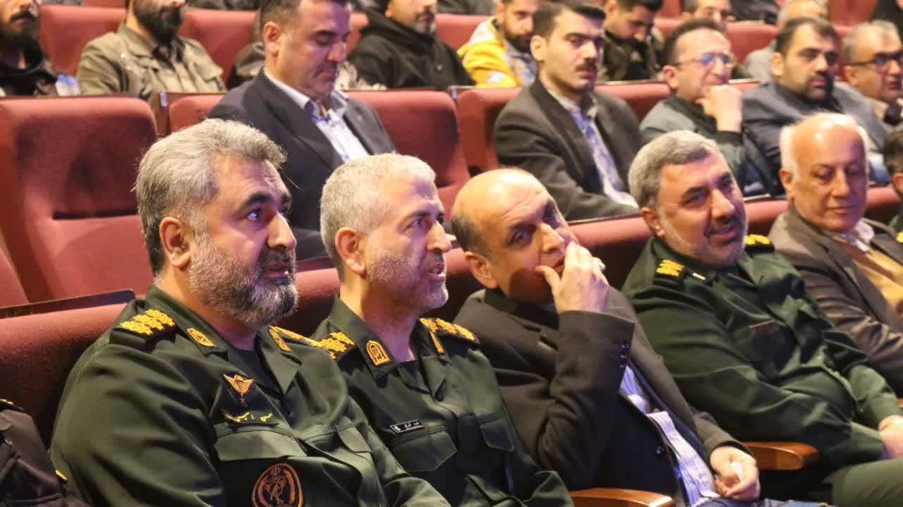 شهید سلیمانی مجاهدی رشید و رزمنده‌ای فرا زمینی بود