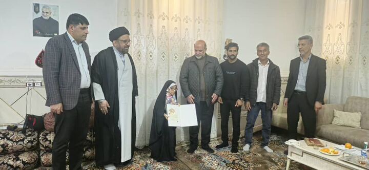 مدیرعامل صندوق اعتباری هنر پای دغدغه‌های هنرمندان جنوب کرمان نشست