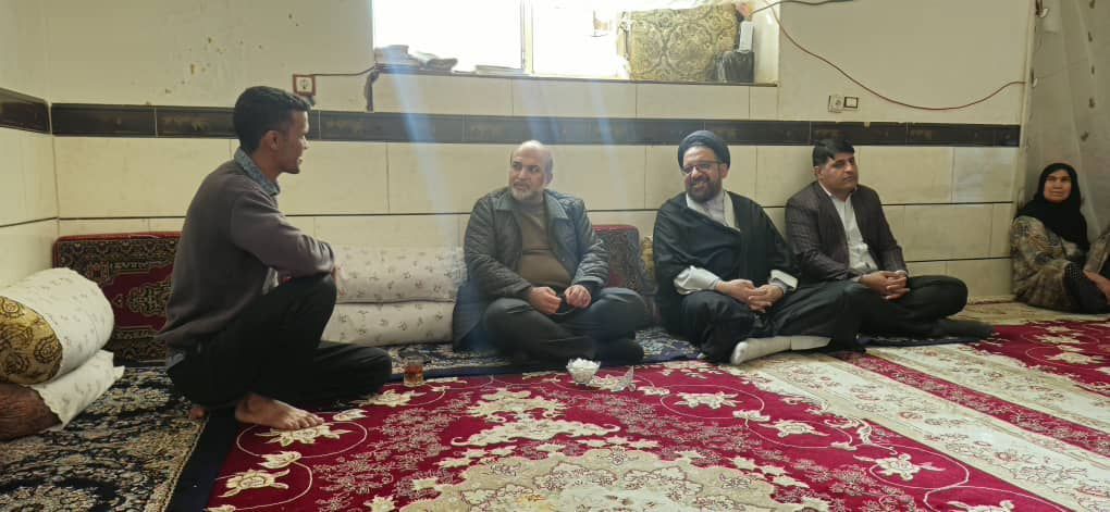 مدیرعامل صندوق اعتباری هنر پای دغدغه‌های هنرمندان جنوب کرمان نشست