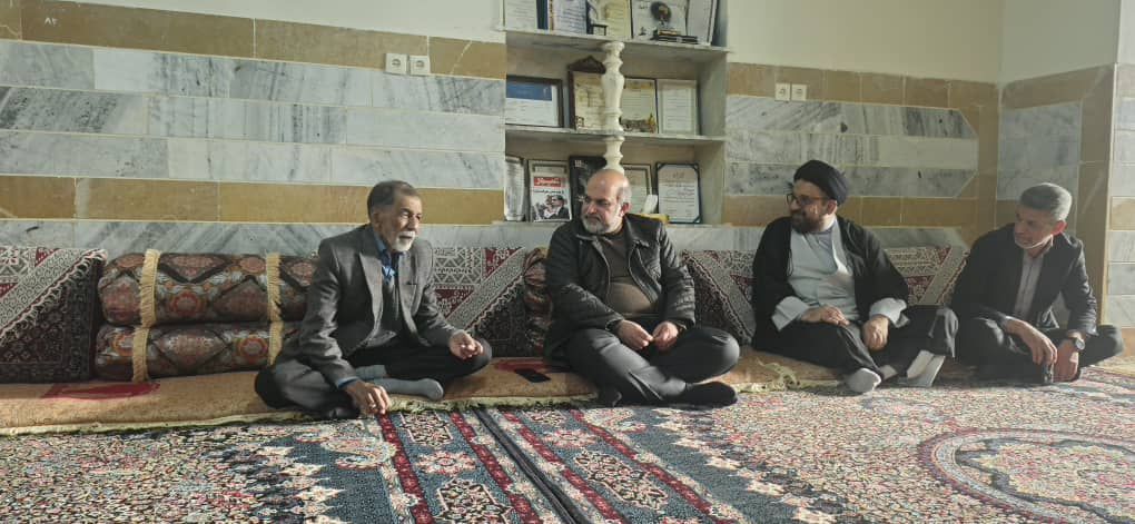 مدیرعامل صندوق اعتباری هنر پای دغدغه‌های هنرمندان جنوب کرمان نشست