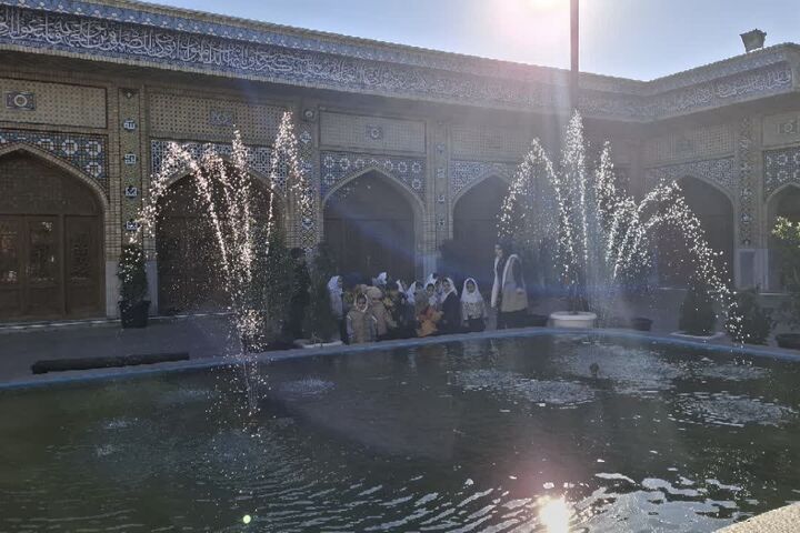 تور مسجدگردی دانش آموزان در مسجد جامع گلشن گرگان