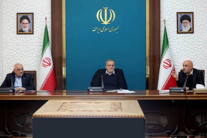 پزشکیان: دولت آمادگی دارد طرح‌های فناورانه در کاهش مصرف انرژی را از مساجد و اماکن عمومی آغاز کند