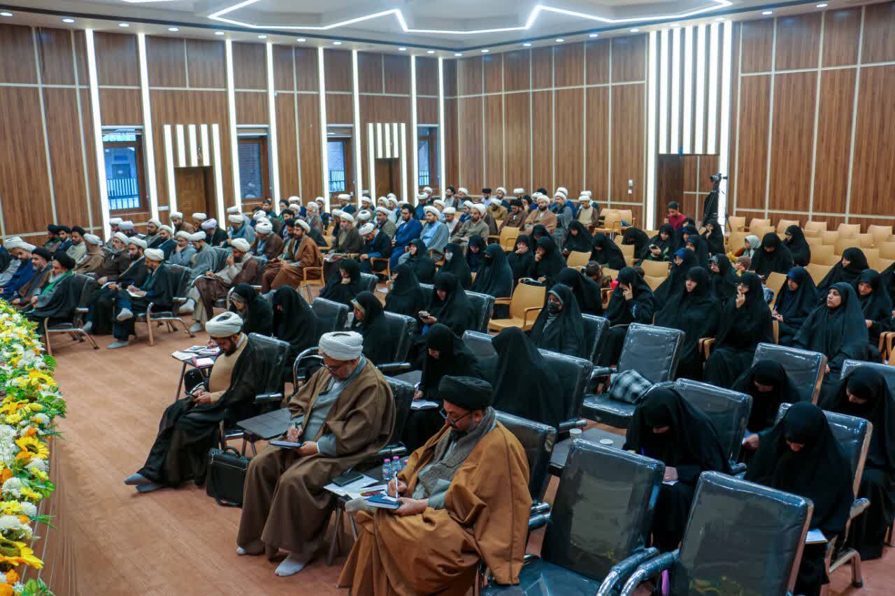 نشست‌های تخصصی «فصل الهیات» در یزد برگزار شد