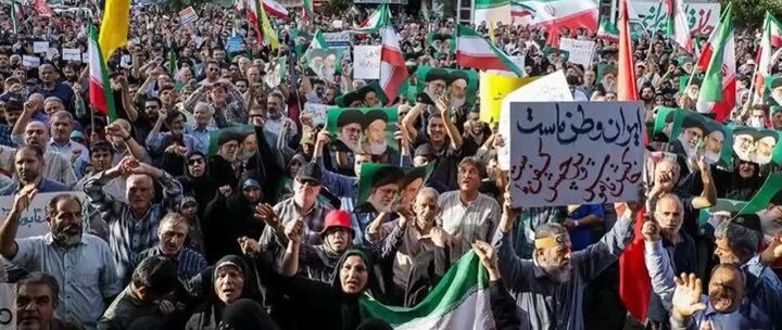 خروش مردم خرم‌آباد در محکومیت اغتشاشات