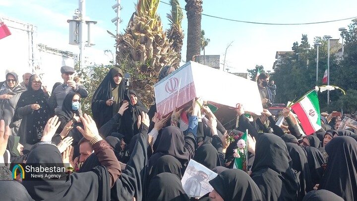 پیکر سوخته شهدای مسجد پاکدشت تشییع شد