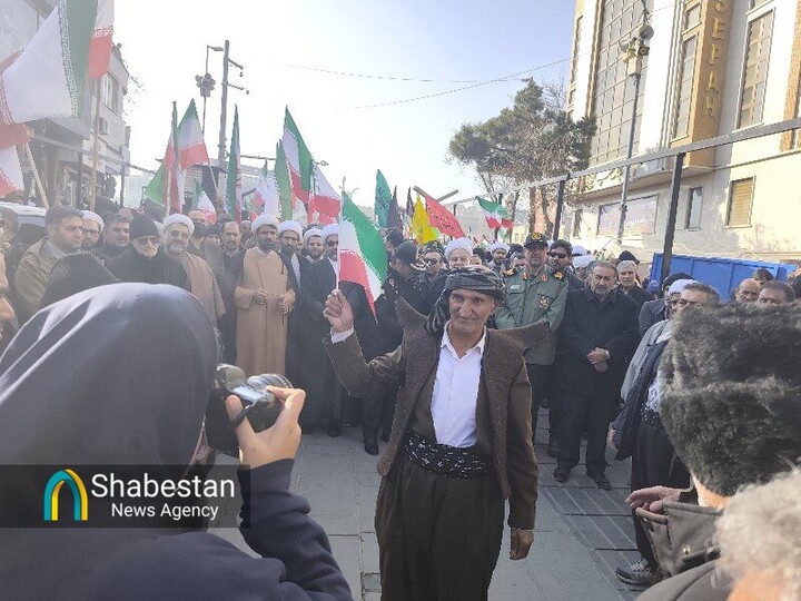 طنین وحدت در کردستان؛ مرگ بر آمریکای سنندجی‌ها در میادین و خیابان‌های شهر