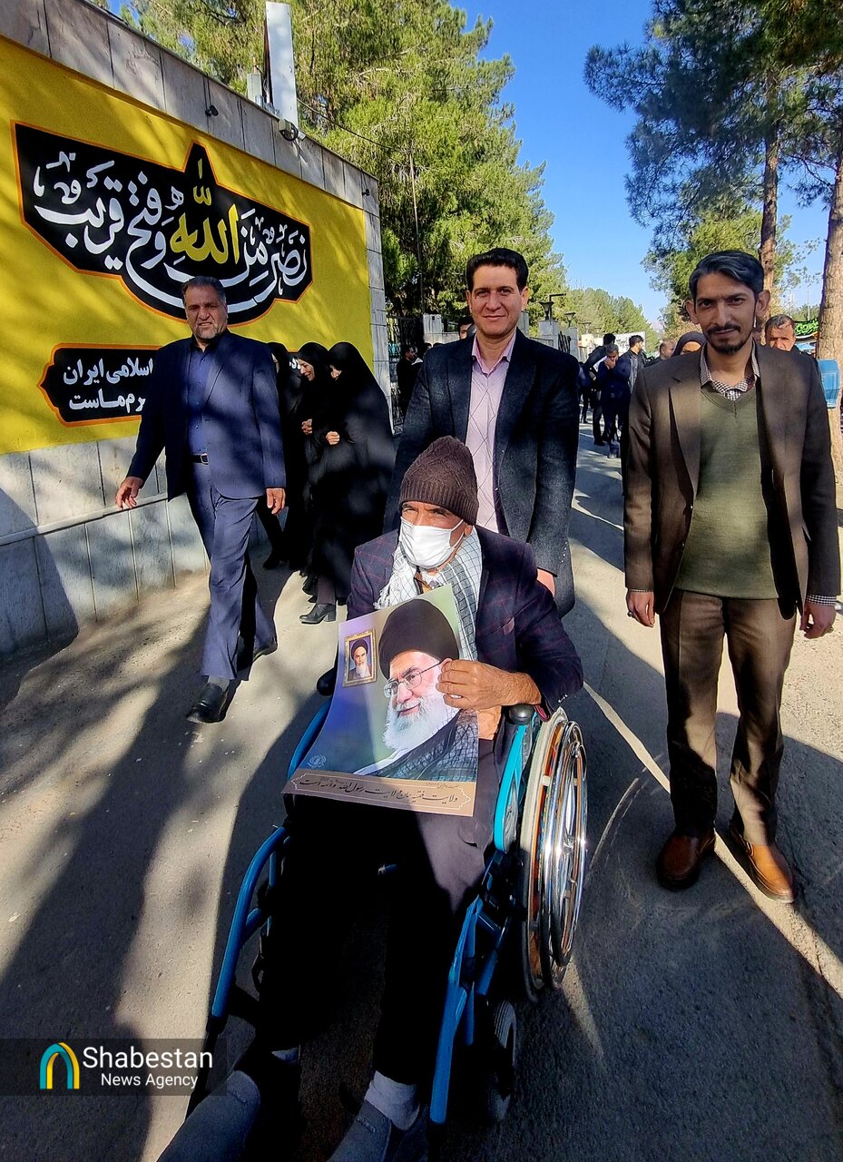 ما جانفدای رهبریم؛ دشمن هر فتنه‌گریم