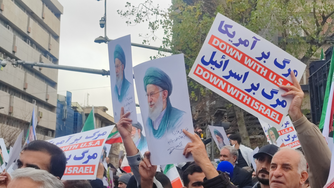 تشییع پیکرهای شهدای مقاومت ملی/ آسمان تهران در سوگ شهدا بارید