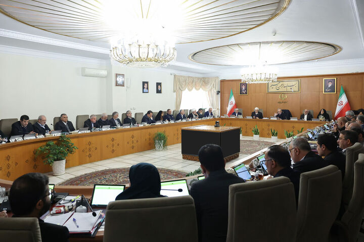 اگر رضایت مردم را داشته باشیم، تلاش‌ دشمنان راه به جایی نخواهد برد